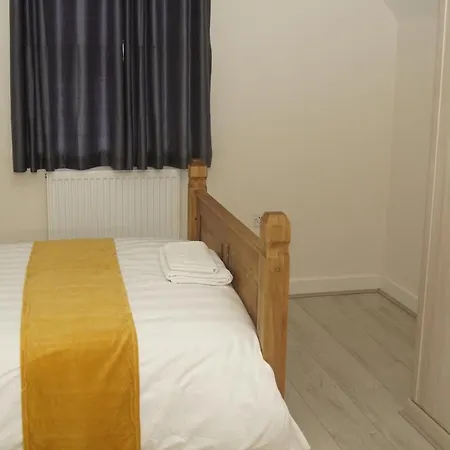 Deluxe Centre 4 Bedroom Entire Town House Apartment Leeds (West Yorkshire)