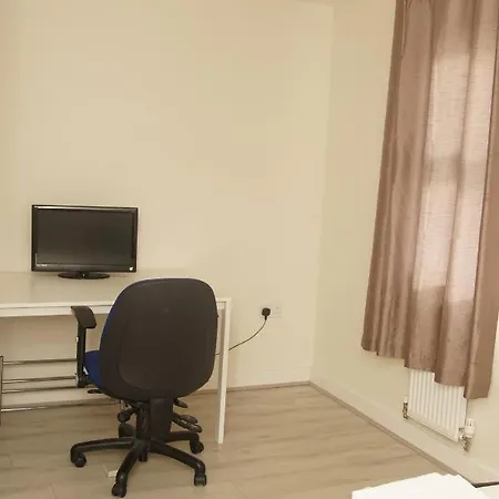 Deluxe Centre 4 Bedroom Entire Town House Apartment Leeds (West Yorkshire)