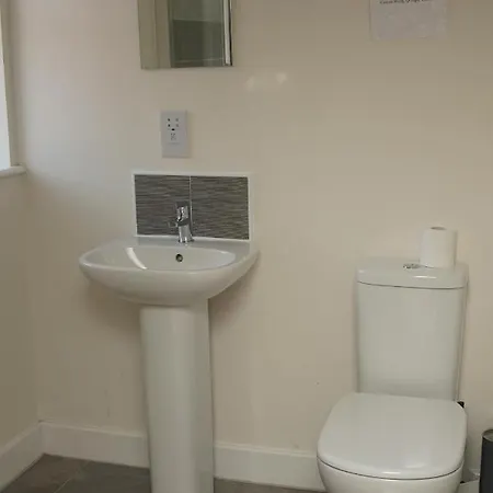 Deluxe Centre 4 Bedroom Entire Town House Apartment