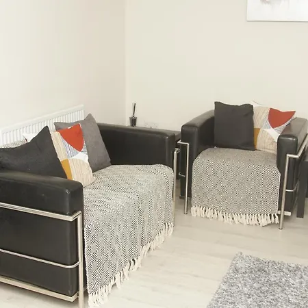 Deluxe Centre 4 Bedroom Entire Town House * Leeds (West Yorkshire)