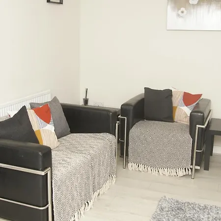 Apartment Deluxe Centre 4 Bedroom Entire Town House *