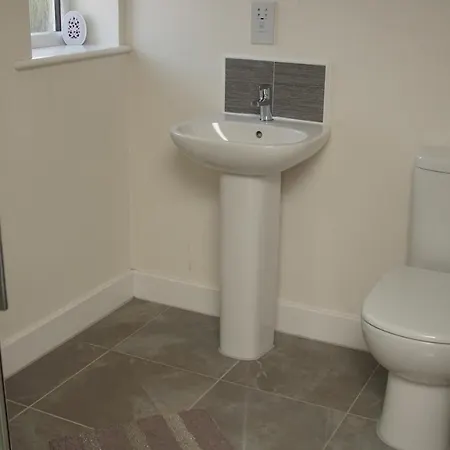 Deluxe Centre 4 Bedroom Entire Town House Apartment