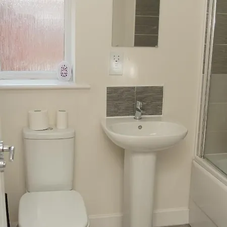 Deluxe Centre 4 Bedroom Entire Town House Apartment