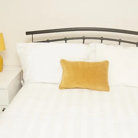 Deluxe Centre 4 Bedroom Entire Town House Apartmán Leeds (West Yorkshire)