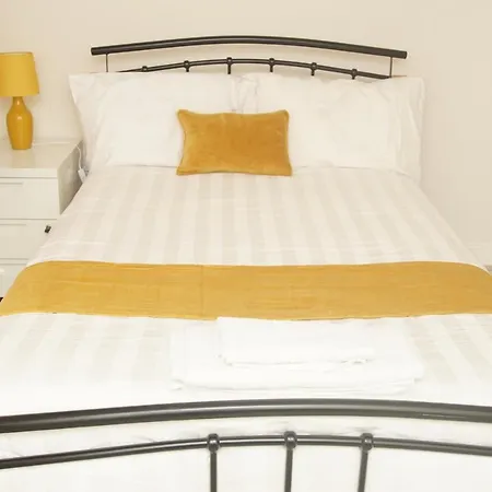 Deluxe Centre 4 Bedroom Entire Town House Apartmán Leeds (West Yorkshire)