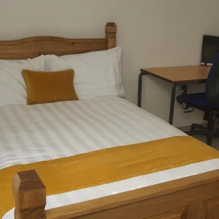 Deluxe Centre 4 Bedroom Entire Town House Leeds (West Yorkshire)