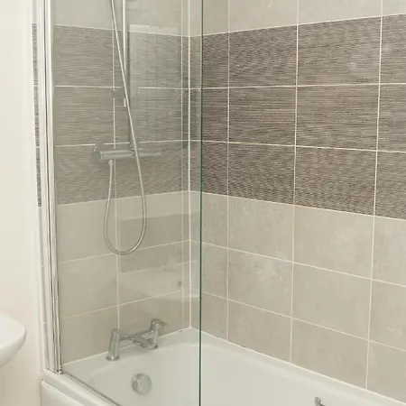 Deluxe Centre 4 Bedroom Entire Town House * Leeds (West Yorkshire)